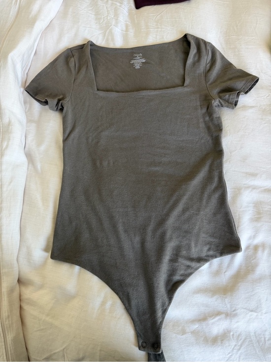 nuuds Tops - Nuuds Square-Neck Short Sleeve Bodysuit